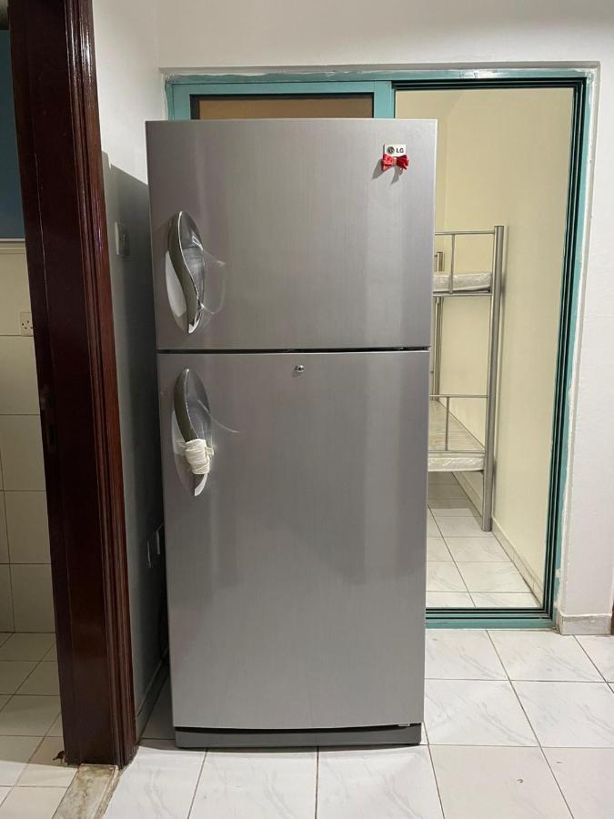 Brand New Boys Hostel 5 Min Walk From Burjuman Metro Station Exit-4 With All Brand New Furnishings & Free Facilities Дубай Екстериор снимка