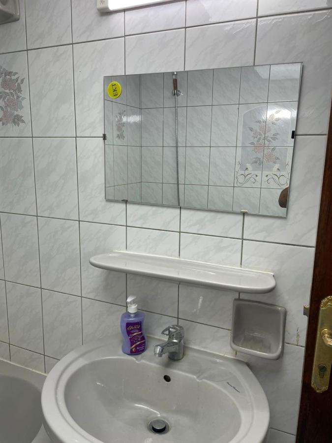 Brand New Boys Hostel 5 Min Walk From Burjuman Metro Station Exit-4 With All Brand New Furnishings & Free Facilities Дубай Екстериор снимка