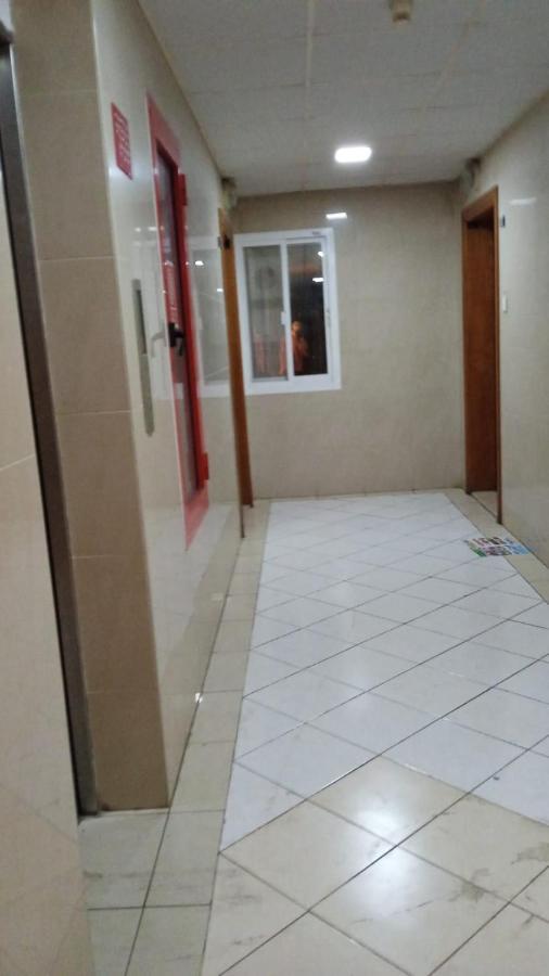 Brand New Boys Hostel 5 Min Walk From Burjuman Metro Station Exit-4 With All Brand New Furnishings & Free Facilities Дубай Екстериор снимка