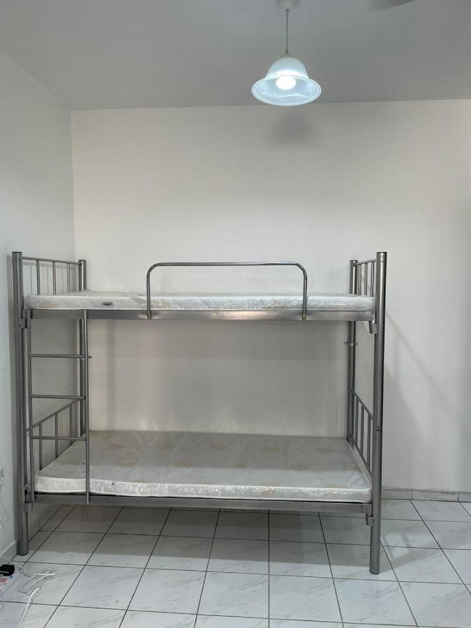 Brand New Boys Hostel 5 Min Walk From Burjuman Metro Station Exit-4 With All Brand New Furnishings & Free Facilities Дубай Екстериор снимка